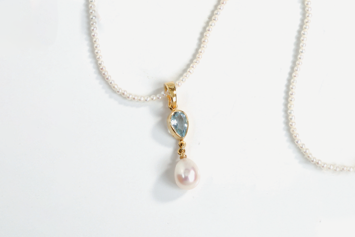 Eleganter Aquamarin-Anhänger für Perlenkette