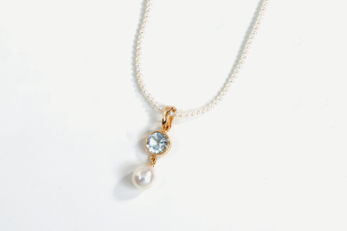 Eleganter Anhänger mit Aquamarin und Süßwasserperle