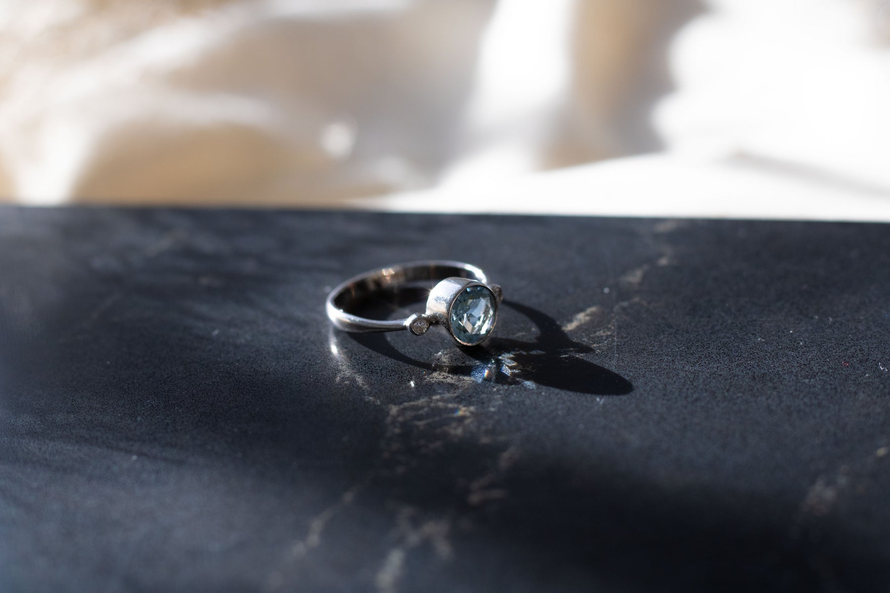 Eleganter Ring mit Aquamarin und Brillanten
