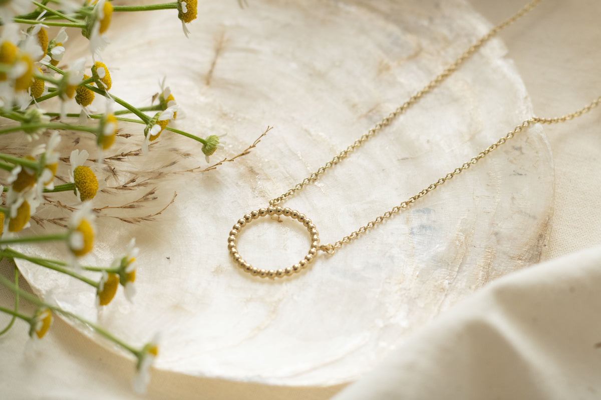 Edle Kugelringkette aus 585 Gelbgold