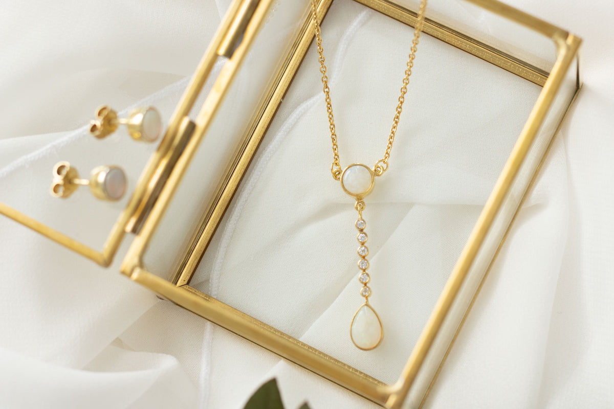 Goldkette aus 585 Gelbgold mit Opal Edelsteinen und Brillanten