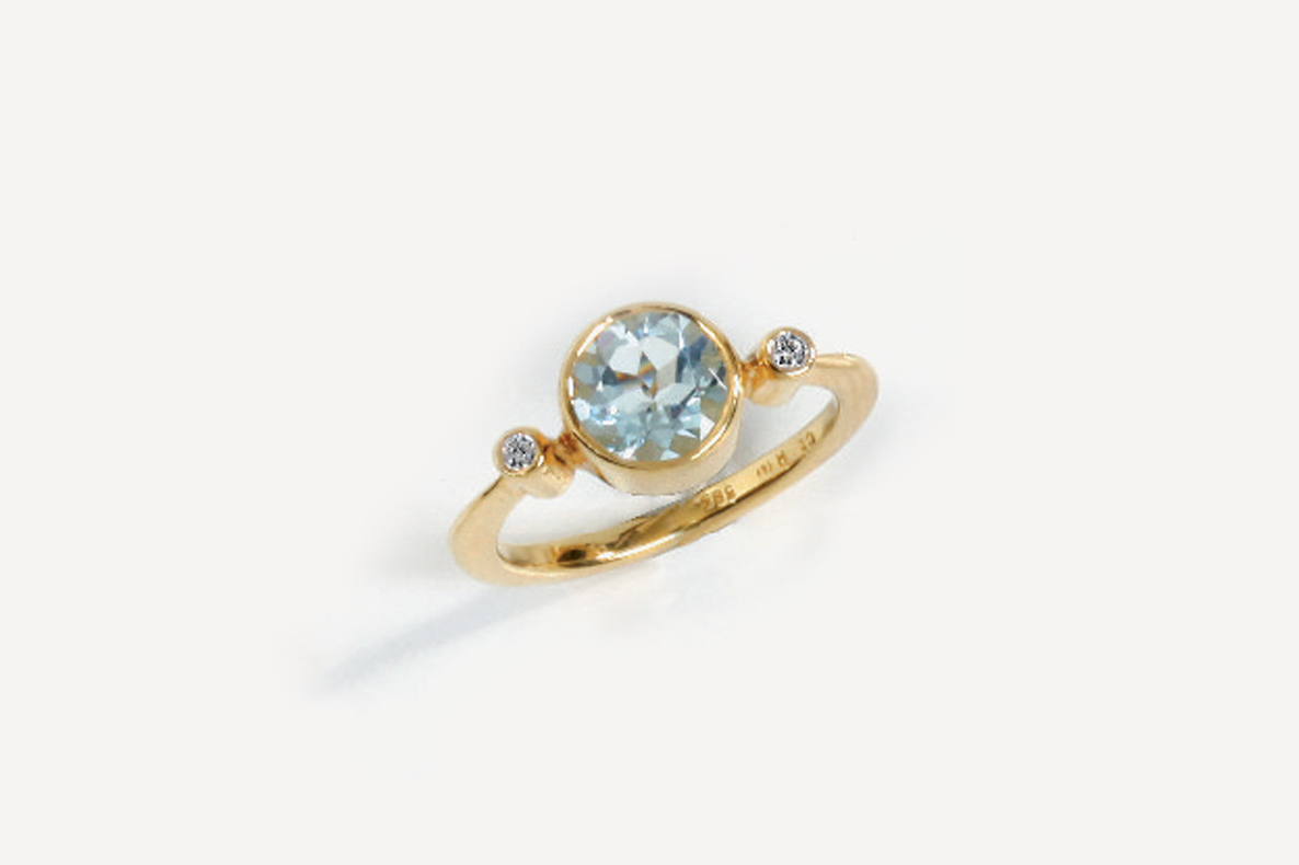 Eleganter Ring mit Aquamarin und Brillanten