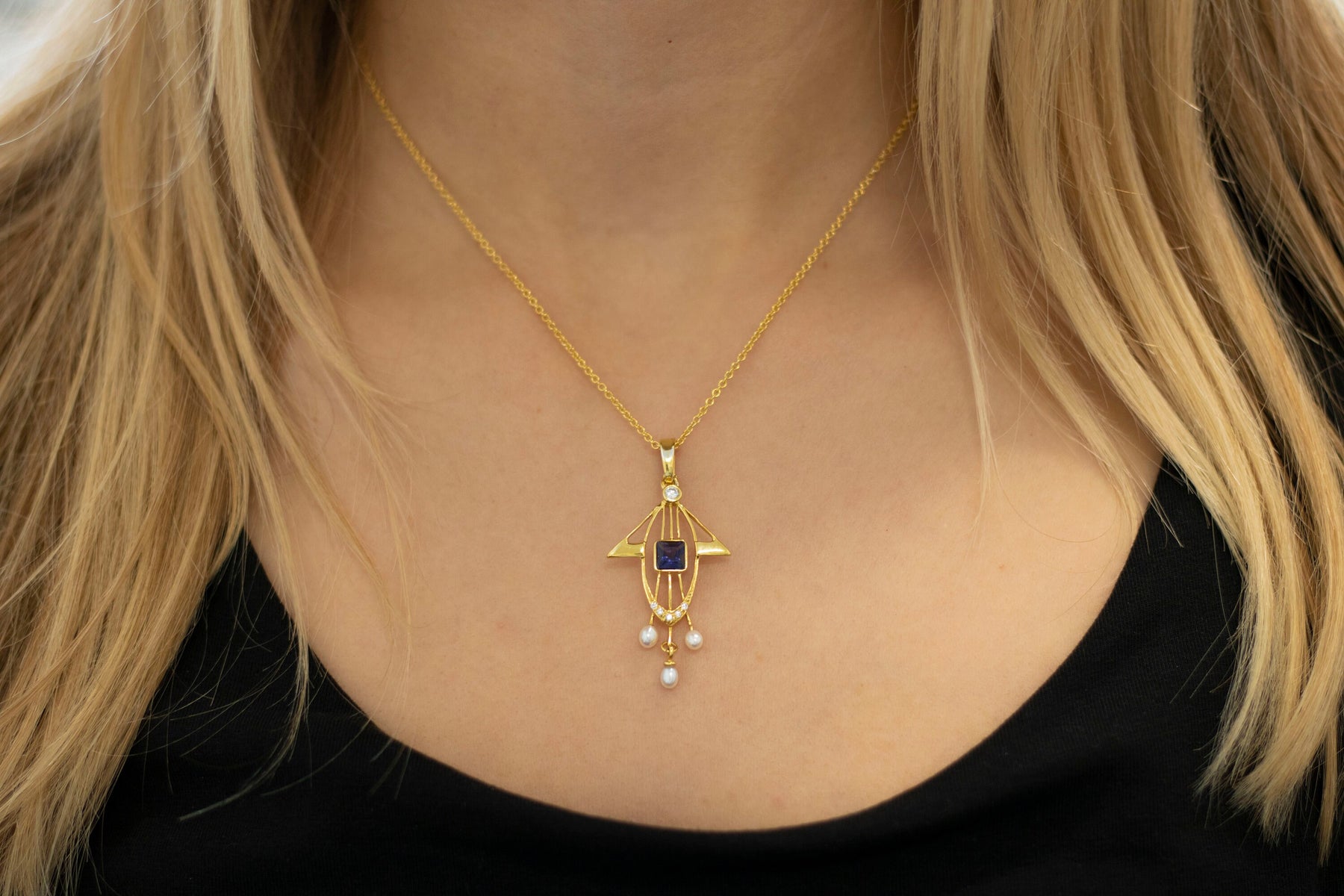 Außergewöhnliche Jugendstilkette, Art Nouveau Chain 585 Gelbgold mit Iolith, 14 Karat, Jugendstil Anhänger mit Brillanten, Perlen, Vintage