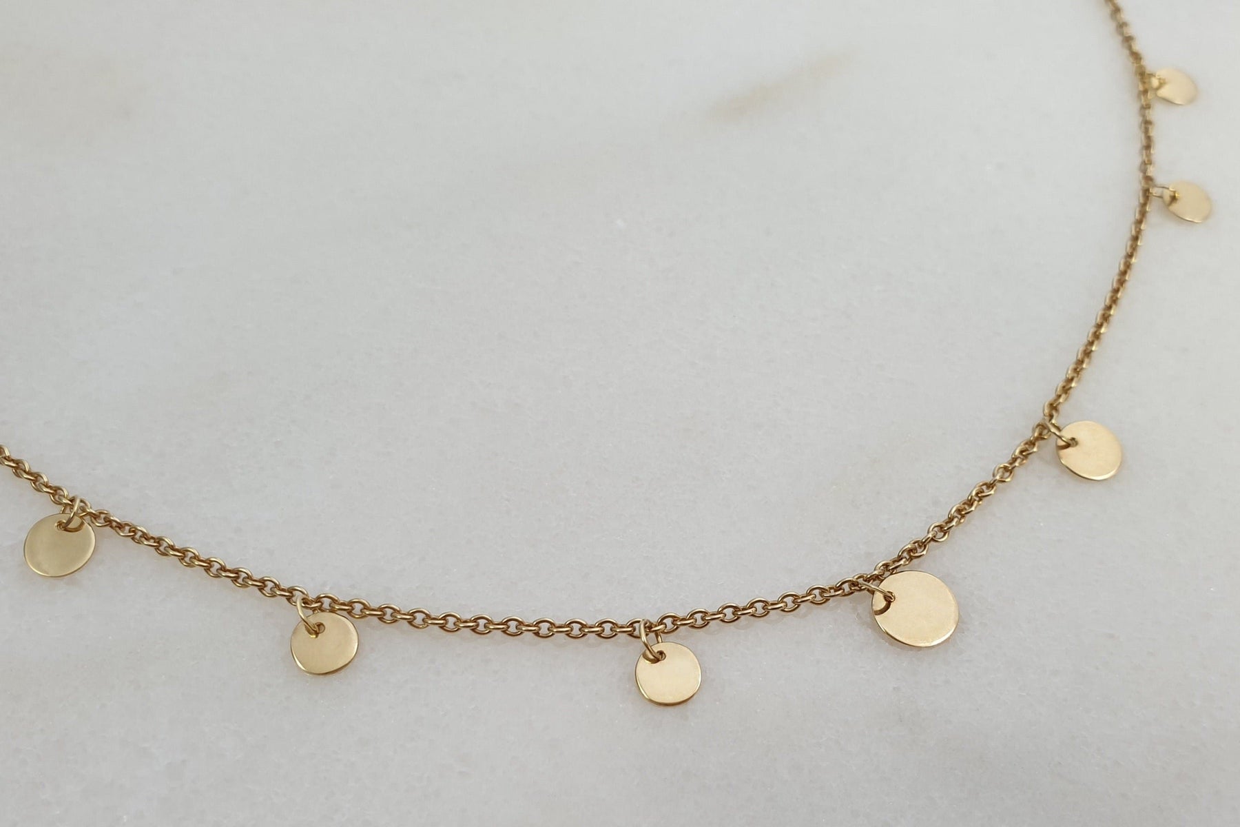 Plättchenkette 925 Sterling Silber vergoldet zarte Goldkette mit 7 runden Platten Münzkette Scheibenkette besonderes Geschenk