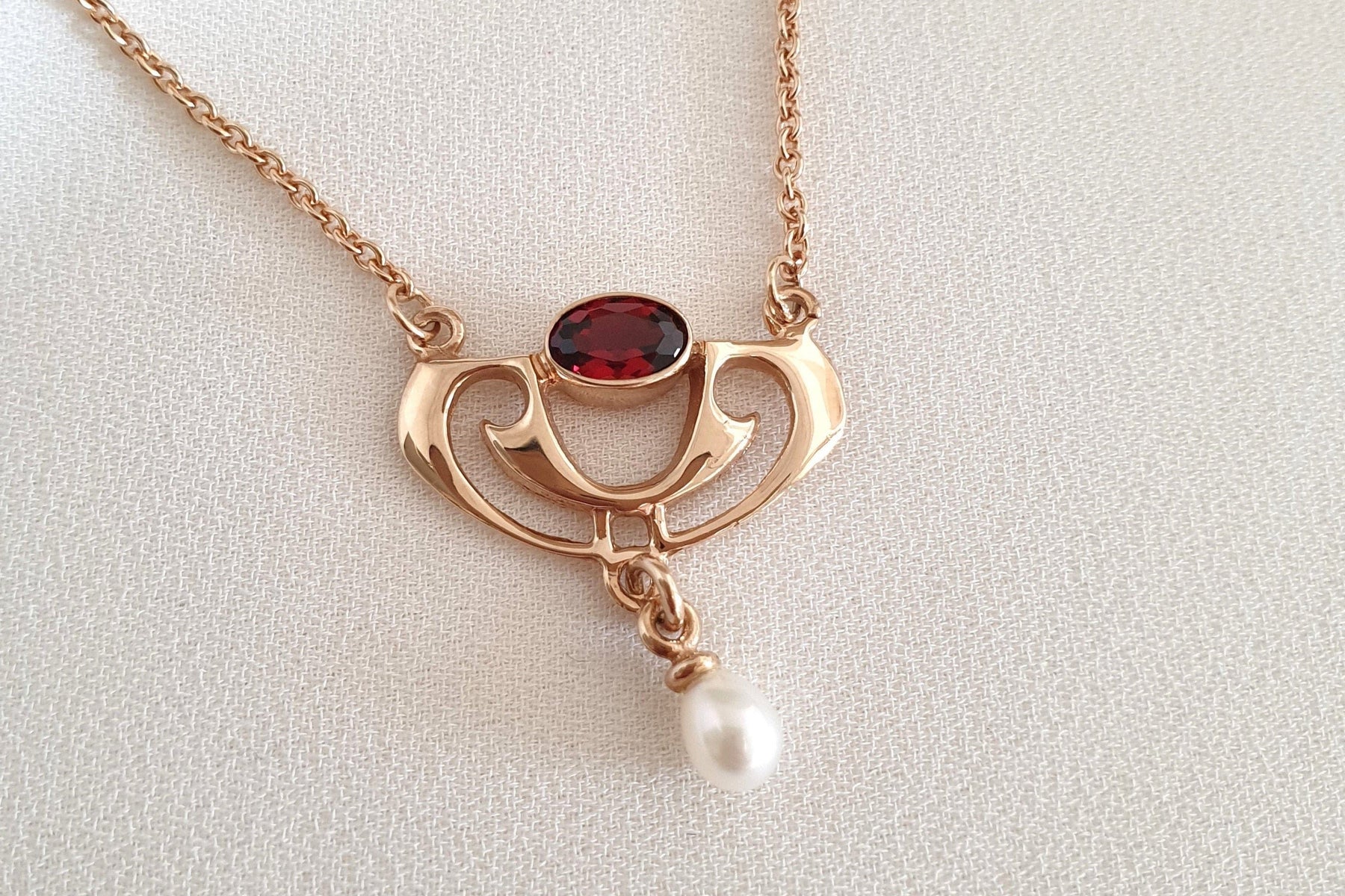 Art Nouveau chain - zarte Jugendstil Kette - 585 Rosegold Kette -Feines Collier Granat Edelstein und Süßwasserperle- Edle Goldkette
