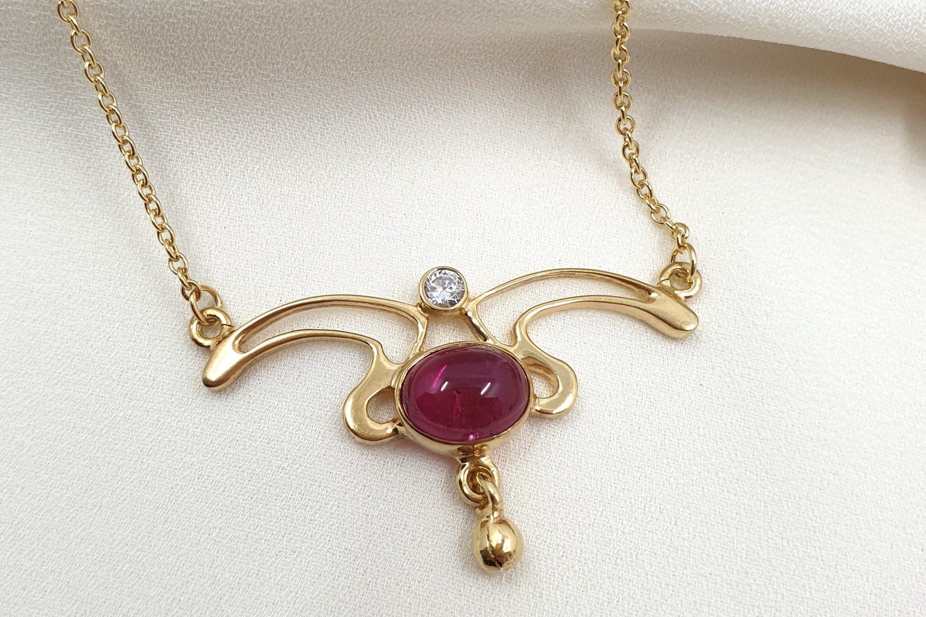 Jugendstil Kette 585er Goldkette feines Art Nouveau Collier mit Rubellit Edelstein im Jugendstil glamourös Handarbeit extravagant