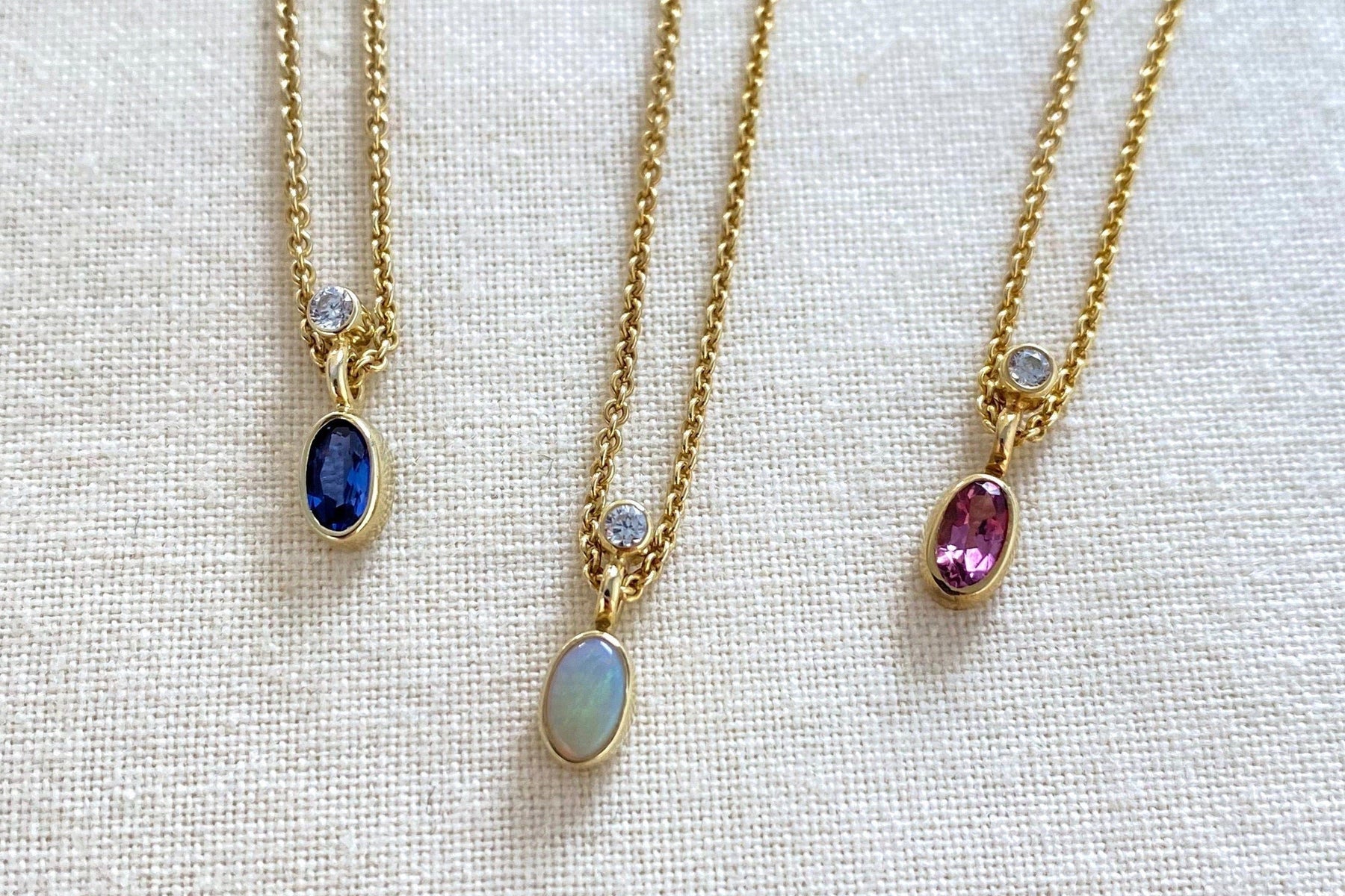 Feine 585 Goldkette, 750 Gelbgold, Saphir, Brillant, minimale Halskette, Geschenk, Hochzeit