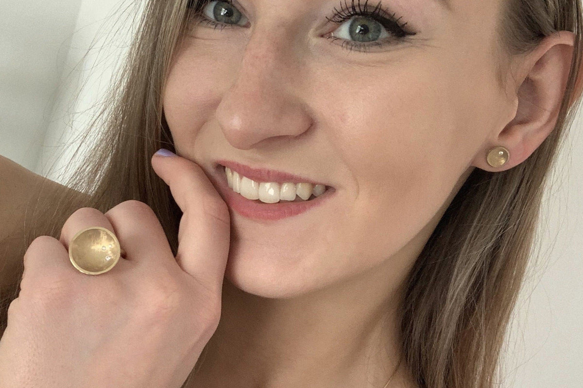 Goldring mit 3 Brillanten 0.07 ct. gesamt Schale 19 mm 585 Gelbgold 14 karat gewölbte Scheibe ausgefallen besonders