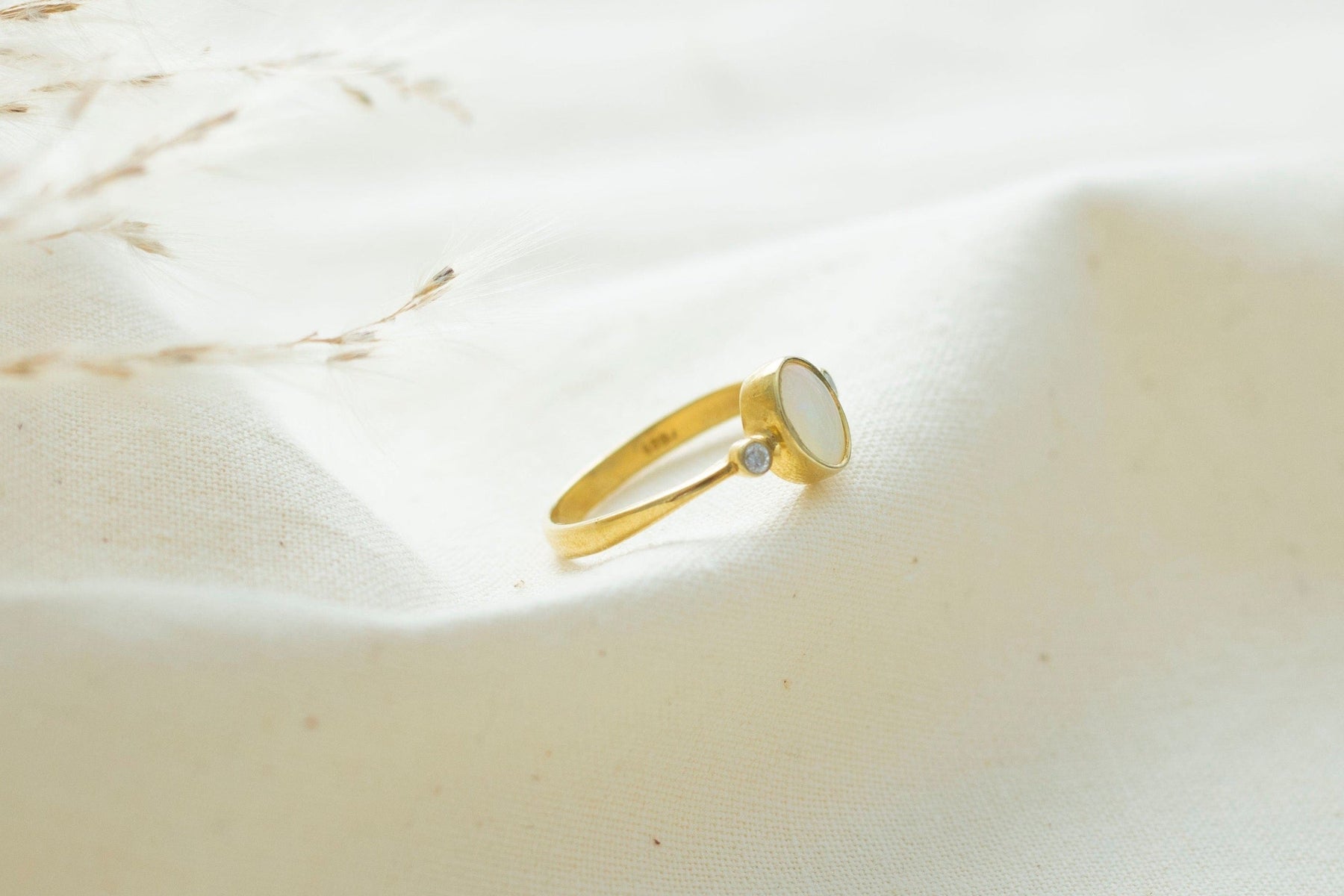 echt Gold Ring, Opalring 585 Gold mit Diamanten, Filigraner 585 Gelbgoldring Opal, Stapelring mit Opal, Ring mit Brillanten, Handarbeit