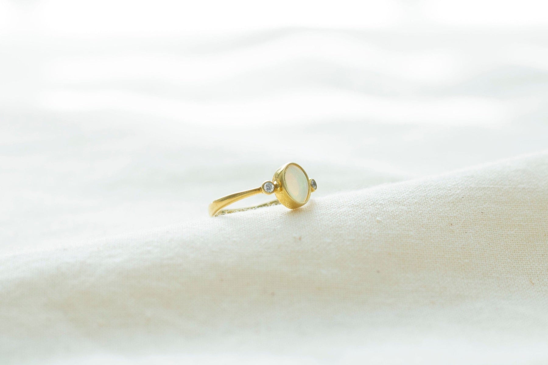 echt Gold Ring, Opalring 585 Gold mit Diamanten, Filigraner 585 Gelbgoldring Opal, Stapelring mit Opal, Ring mit Brillanten, Handarbeit