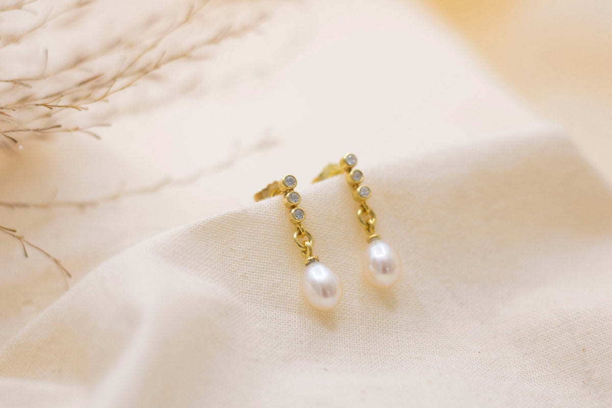 Goldohrstecker 585 mit Brillanten und Perle, Brillantohrstecker 14 Karat Gelbgold, Ohrringe Dimanten, Brautschmuck, Art Nouveau