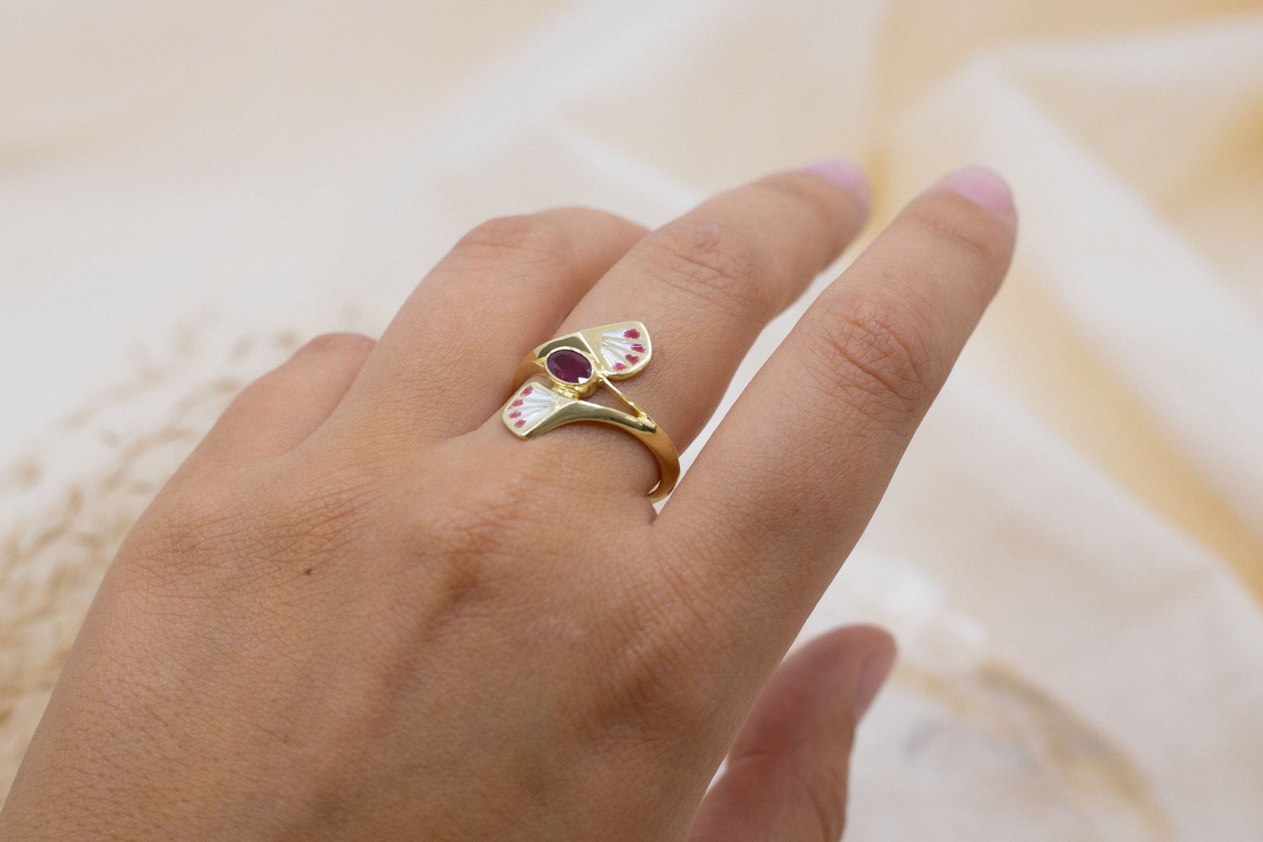 Jugendstil Emaille Ring 750 Gold, Shakudo Ring 18 Karat, Fächerring 14 Karat, Art Nouveau Goldring 585, Rubin, Antik Ring, Handarbeit