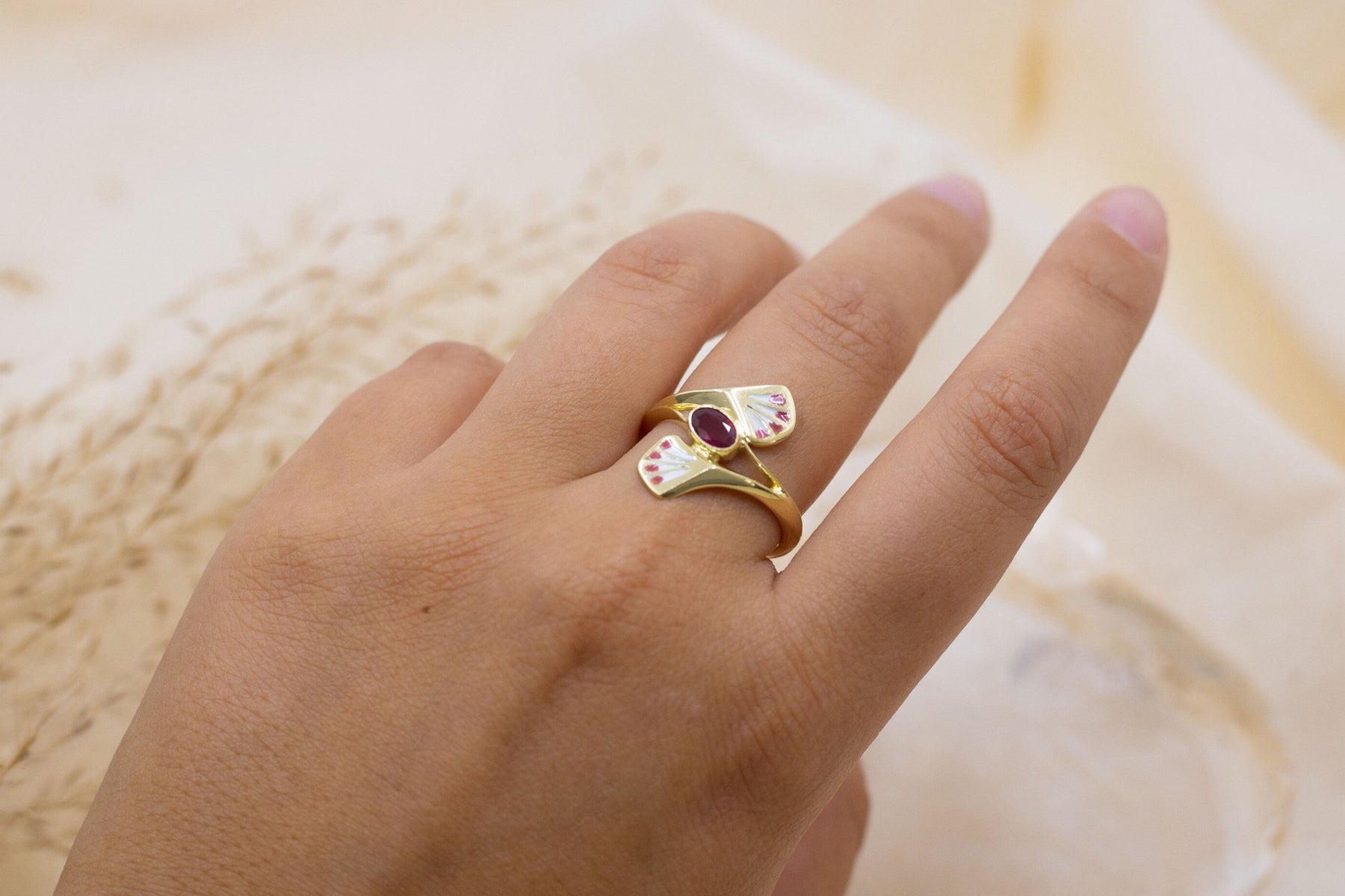 Jugendstil Emaille Ring 750 Gold, Shakudo Ring 18 Karat, Fächerring 14 Karat, Art Nouveau Goldring 585, Rubin, Antik Ring, Handarbeit