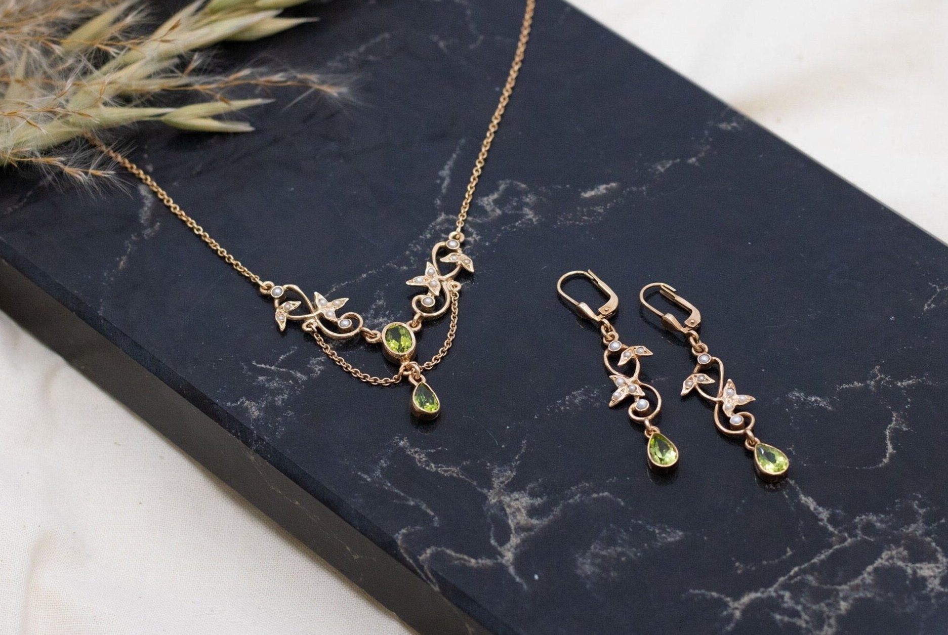 Jugendstil Ohrringe Peridot, Art Nouveau, Ohrbrisur 925 Sterling Silber vergoldet, Peridot Edelsteine, Halbperlen, Vintage, Brautschmuck