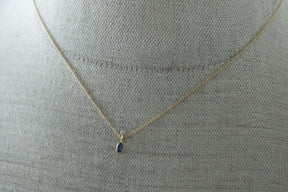 Feine minimalistische 585 Goldkette mit Saphir/Brillant Anhänger
