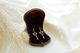 Eindrucksvolle Jugendstil Ohrringe 585 - 14 Karat Gelbgold mit Granat