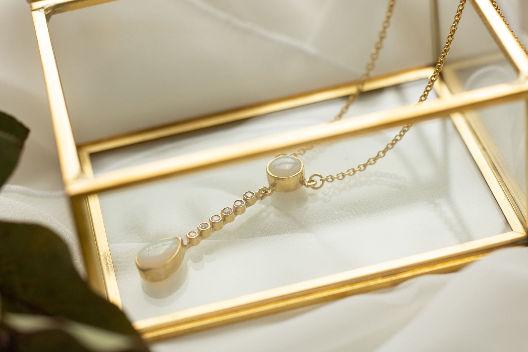 Goldkette aus 585 Gelbgold mit Opal Edelsteinen und Brillanten
