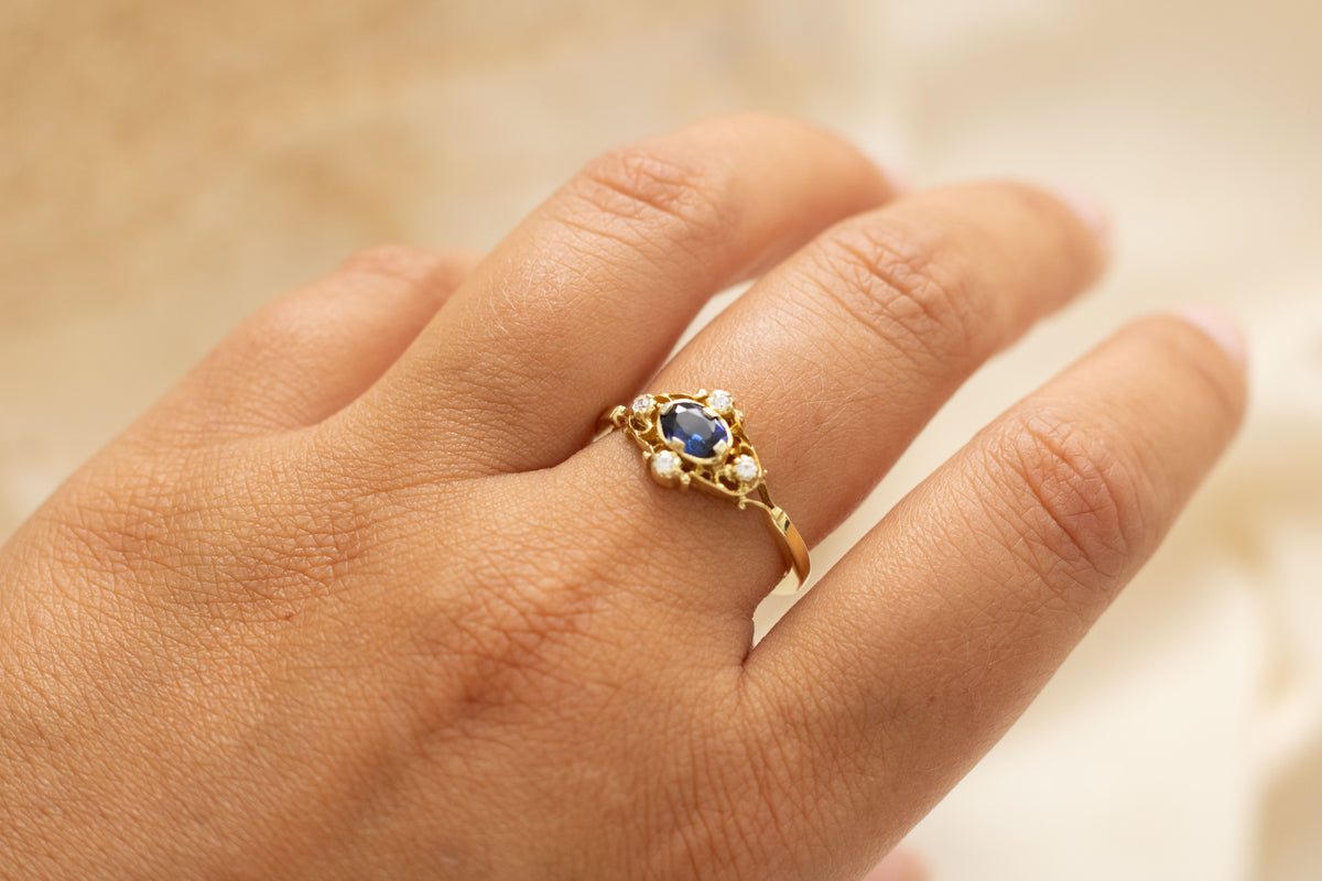 Zarter Jugendstil Ring 585 Gelbgold mit Saphir und Brillanten