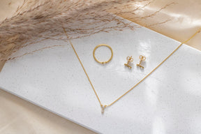 Goldohrstecker mit Brillanten, Ohrstecker 585 Gold, filigrane Ohrringe, Diamant Ohrringe, 14 Karat Ohrstecker, Brillantschmuck 0.18 Carat