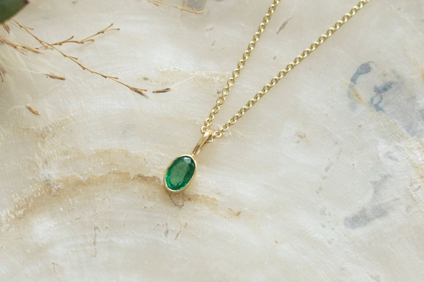 Opal Edelstein Anhänger 14 Karat Gelbgold, Geburtsstein Halsketten Anhänger 585 Gold, Echt Gold Anhänger, Minimalistischer Goldschmuck