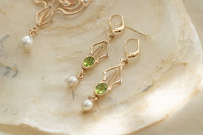 Jugendstil Ohrbügel, Ohrbrisur 925 Sterling Silber Rose vergoldet, Peridot Edelstein und Perle, Ohrhänger Art Nouveau, Antik Ohrringe