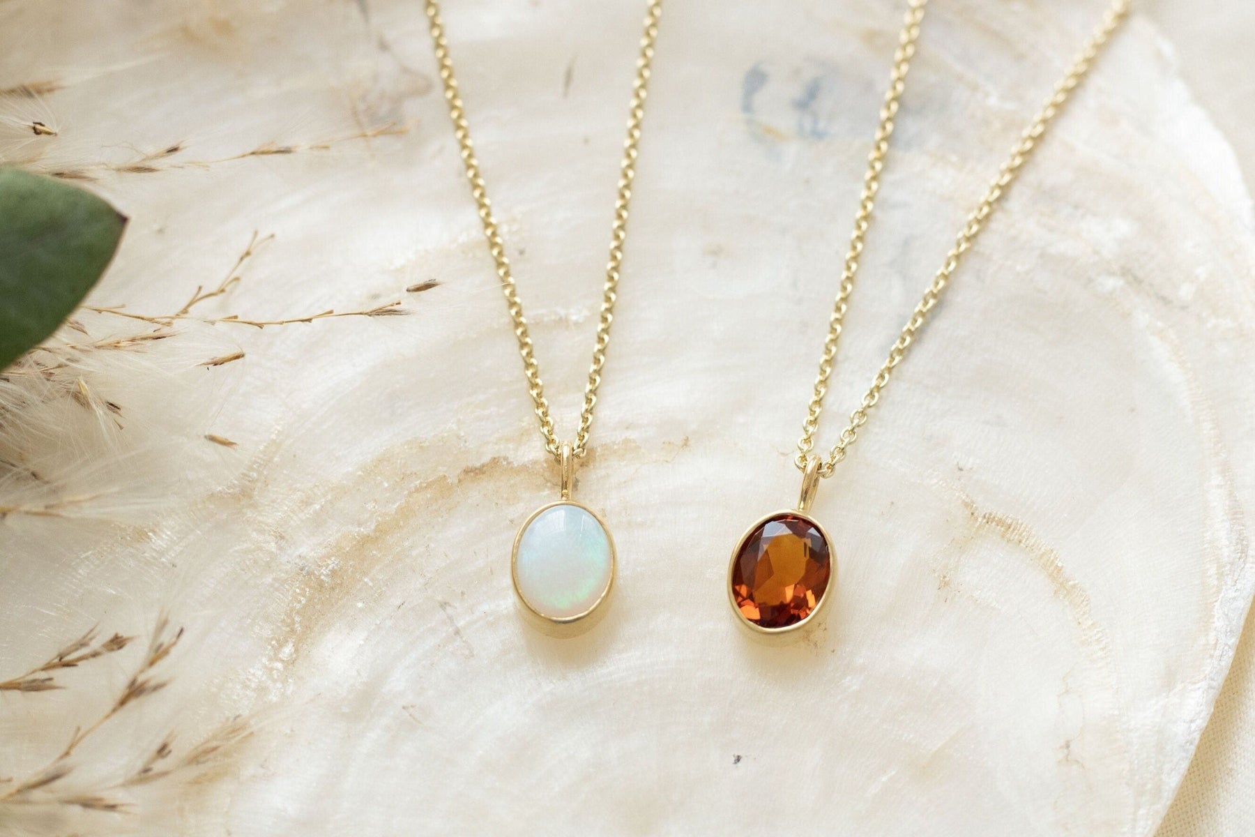 Opal Edelstein Anhänger 14 Karat Gelbgold, Geburtsstein Halsketten Anhänger 585 Gold, Echt Gold Anhänger, Minimalistischer Goldschmuck