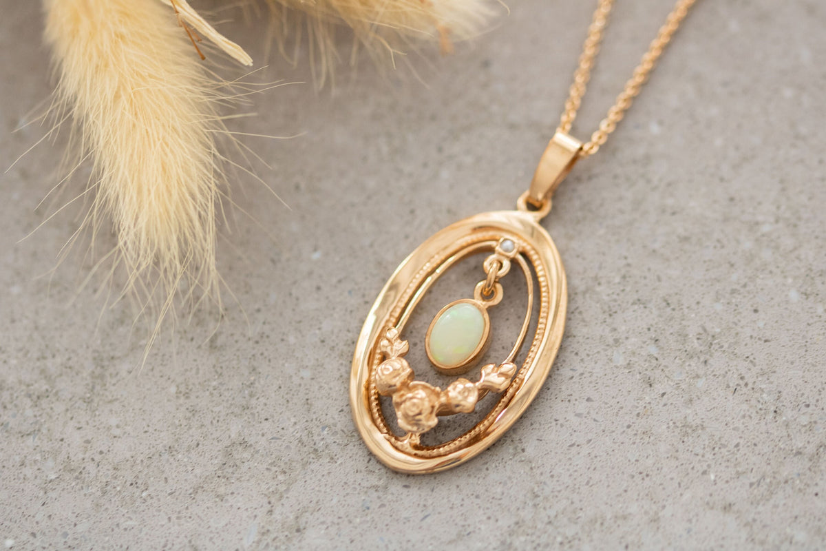 Außergewöhnlicher Jugendstilanhänger Art Nouveau 925 Silber Roségold vergoldet mit Opal Halbperle, Collier Vintage, Rosenranken Collier