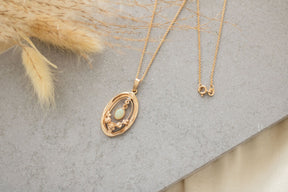 Außergewöhnlicher Jugendstilanhänger Art Nouveau 925 Silber Roségold vergoldet mit Opal Halbperle, Collier Vintage, Rosenranken Collier