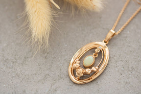 Außergewöhnlicher Jugendstilanhänger Art Nouveau 925 Silber Roségold vergoldet mit Opal Halbperle, Collier Vintage, Rosenranken Collier