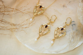 Jugendstilkette, Collier Art Nouveau 925 Silber Gelbgold vergoldet mit Granat, Halbperlen und Süßwasserperle, Vintage Collier