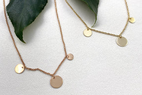Plättchenkette, besondere Halskette mit drei Plättchen Anhängern, 585 Gelbgold, 14 kt zarte Goldkette, Münzkette, 3 Plättchen
