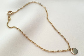 Plättchenarmband 585 Gelbgoldarmband 14 Karat feines Amrbändchen mit Plättchen Anhänger runde Scheibe Münze Armkettchen Handarbeit