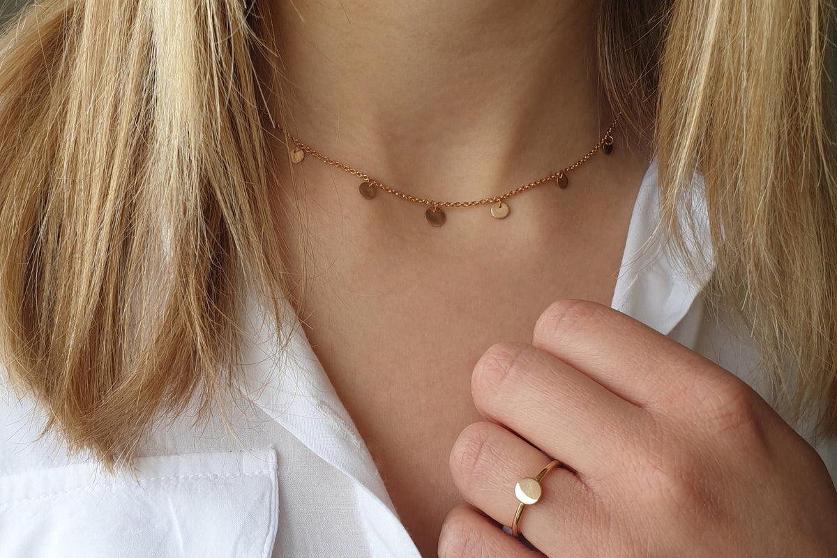 Halskette mit Plättchen Anhängern 585 Rosegold Kette mit 7 runden Scheiben besondere Plättchenkette Münzkette