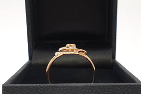 Liebevoller Jugendstil Ring - Rubin oval - 2 Brillanten 0,04 ct - 585 Gelbgold / 14 kt. - Art Nouveau - Liebe - Rose - Herz - Vintage