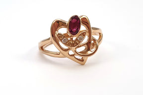 Liebevoller Jugendstil Ring - Rubin oval - 2 Brillanten 0,04 ct - 585 Gelbgold / 14 kt. - Art Nouveau - Liebe - Rose - Herz - Vintage