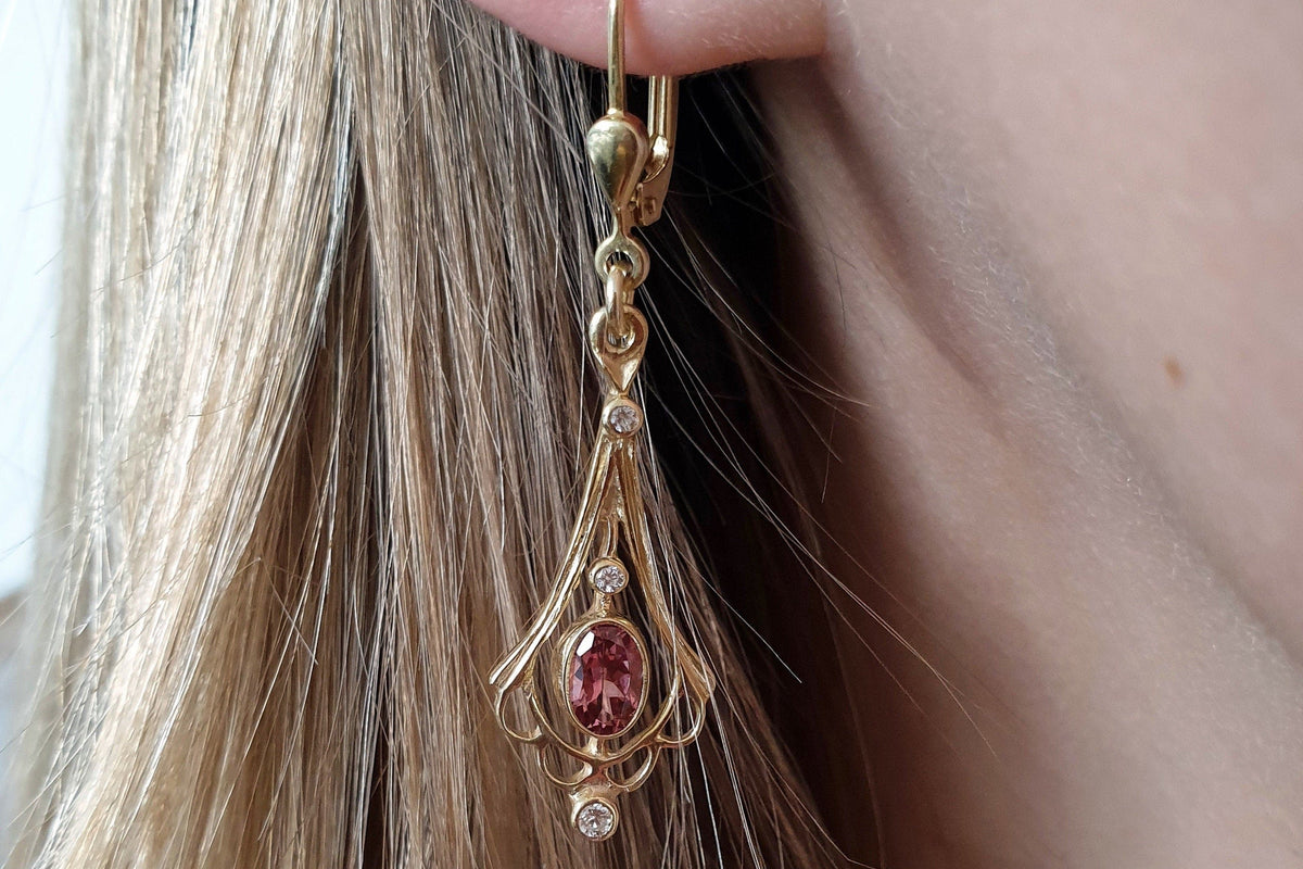 585 Goldohrhänger 14 karat Jugendstil Ohhringe vintage Ohrbrisur Gelbgold Rosa Turmalin Brillanten Art Nouveau Handarbeit