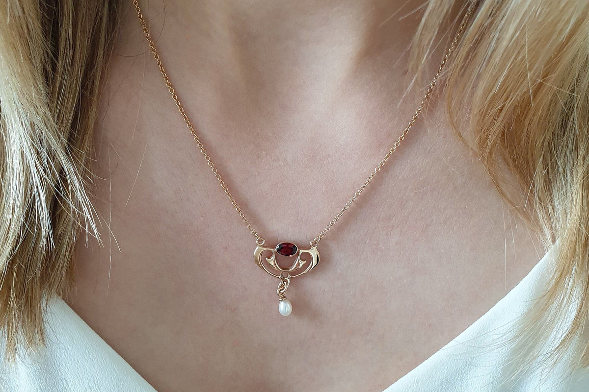 zarte Jugendstilkette 925 Silber Rosegold vergoldet feines Collier mit Granat und Süßwasserperle edle Goldkette Art Nouveau Art Deco