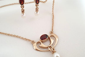 Art Nouveau chain - zarte Jugendstil Kette - 585 Rosegold Kette -Feines Collier Granat Edelstein und Süßwasserperle- Edle Goldkette