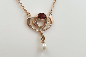 Art Nouveau chain - zarte Jugendstil Kette - 585 Rosegold Kette -Feines Collier Granat Edelstein und Süßwasserperle- Edle Goldkette