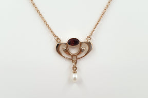 Art Nouveau chain - zarte Jugendstil Kette - 585 Rosegold Kette -Feines Collier Granat Edelstein und Süßwasserperle- Edle Goldkette