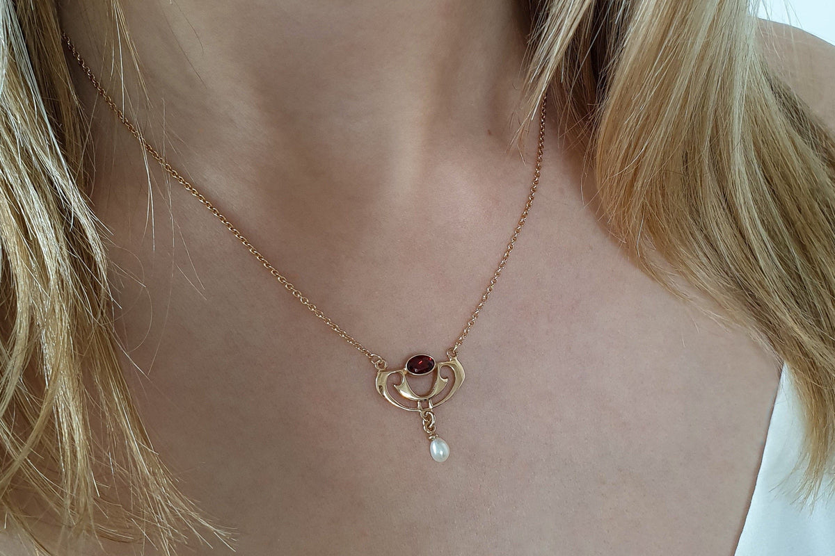 Art Nouveau chain - zarte Jugendstil Kette - 585 Rosegold Kette -Feines Collier Granat Edelstein und Süßwasserperle- Edle Goldkette