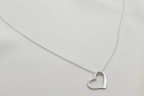 Herzkette,  925 Sterling Silber Halskette mit Herzanhänger, zarte Kette, romantisches Geschenk