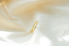 Brillant Ring aus 585 oder 750 Gelbgold, eleganter Diamant Ring, zarter Verlobungsring, Ehering Minimalist, handgefertigt