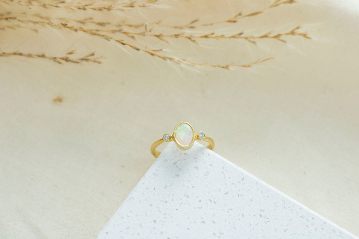 echt Gold Ring, Opalring 585 Gold mit Diamanten, Filigraner 585 Gelbgoldring Opal, Stapelring mit Opal, Ring mit Brillanten, Handarbeit