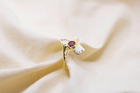 Jugendstil Emaille Ring 750 Gold, Shakudo Ring 18 Karat, Fächerring 14 Karat, Art Nouveau Goldring 585, Rubin, Antik Ring, Handarbeit